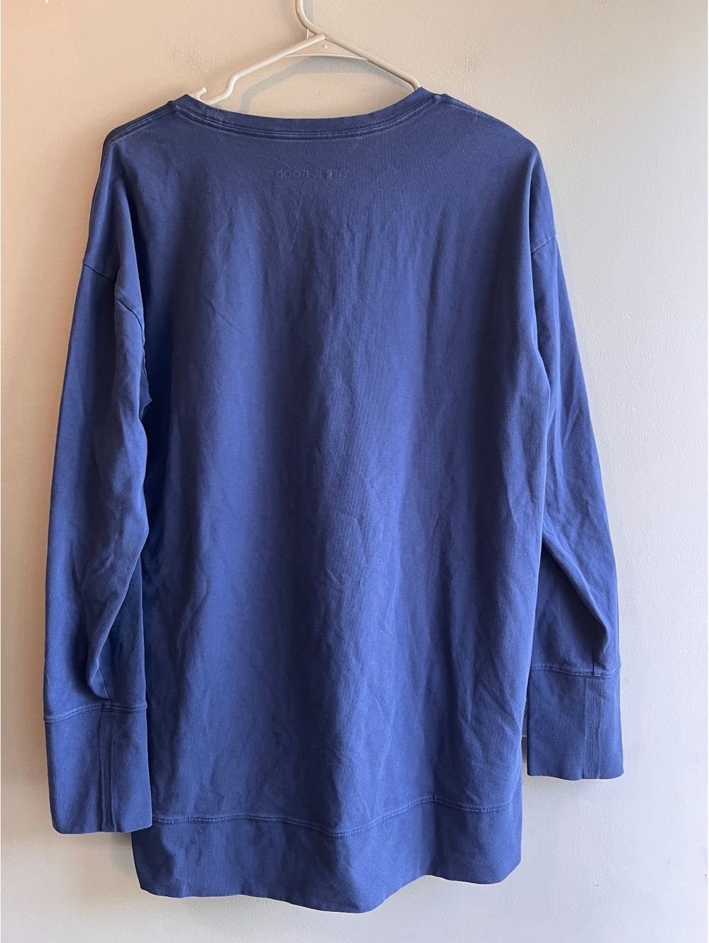Life is Good Women's Wildflowers Long Sleeve Crusher Flex Tunic Top Blue Large - Picture 2 of 7